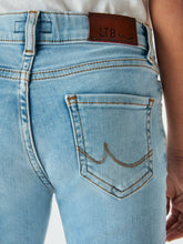 Lade das Bild in den Galerie-Viewer, Jeans Isabella
