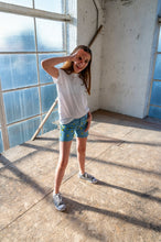 Cargar imagen en el visor de la galería, Jeans Shorts Kuni
