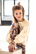 Cargar imagen en el visor de la galería, Sweater Moonchild
