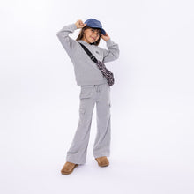 Cargar imagen en el visor de la galería, Joggingbroek Wide Leg O56028
